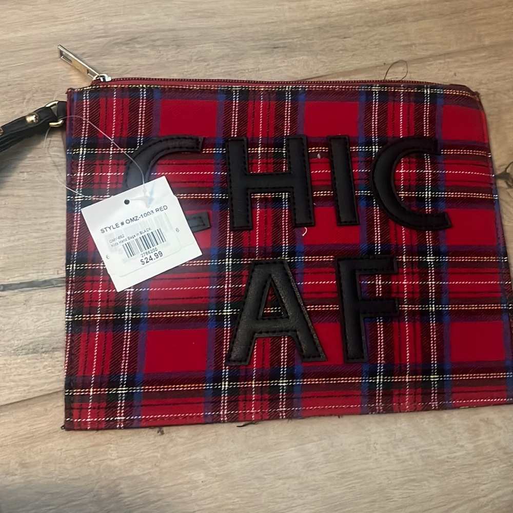 Plaid red bag chic